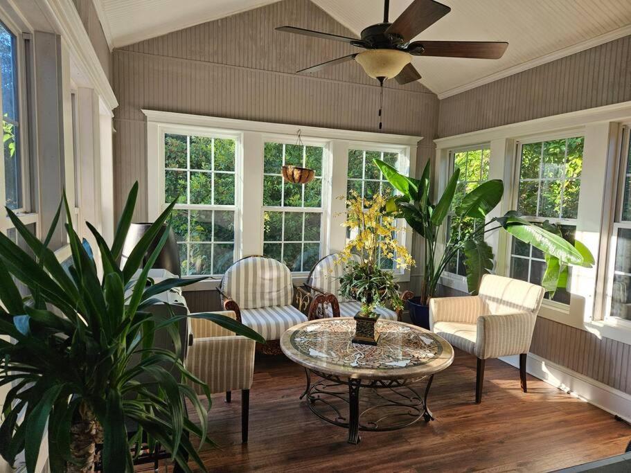 Sleeps16, Spacious Home, Close To Downtown, Beltline, And Walk To Restaurants, 75" Tv, 2 Person Jacuzzi, Ping Pong Atlanta Esterno foto